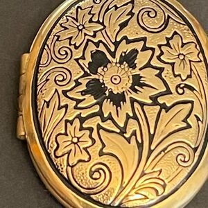 Locket. Jewelry costume jewelry add pictures keepsake jewelry gift